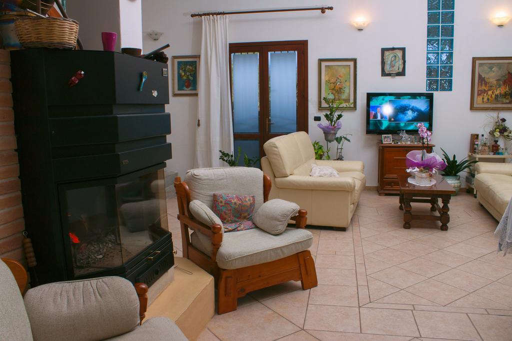 Il Vecchioliveto Di Ornella Bed & Breakfast Marrubiu Room photo
