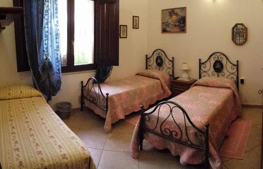 Il Vecchioliveto Di Ornella Bed & Breakfast Marrubiu Room photo